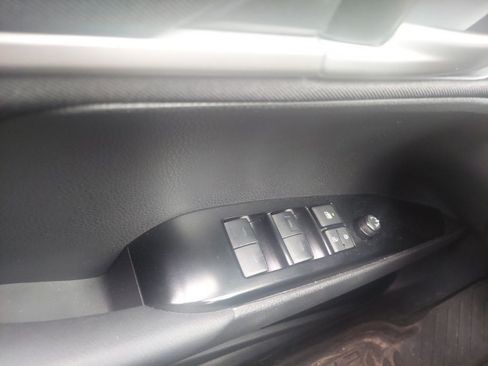Used 2025 Toyota Camry LE FWD image 12