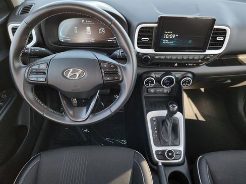 Used 2024 Hyundai Venue Limited image 26