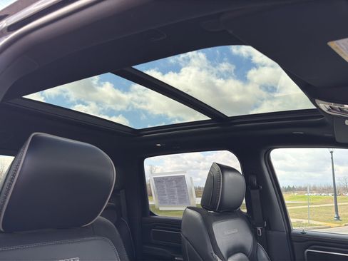 Used 2023 RAM 1500 Laramie AWD/4WD image 33