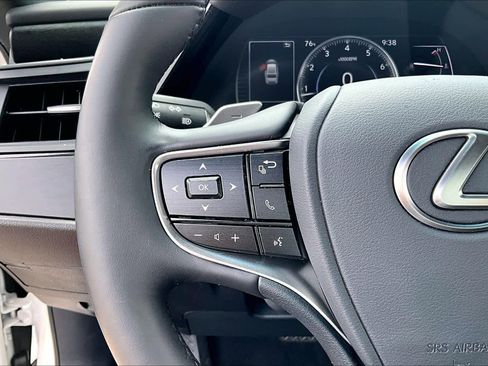 Used 2024 Lexus ES 350 w/ Premium Package image 21