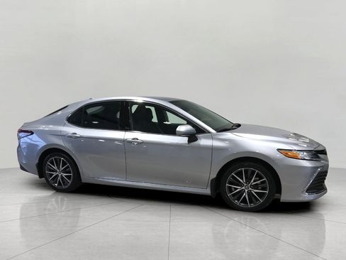 Used 2024 Toyota Camry XLE image 4