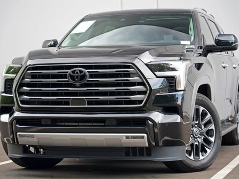 Used 2024 Toyota Sequoia Limited RWD image 3