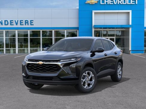 New 2026 Chevrolet Trax LS w/ LS Convenience Package FWD image 6