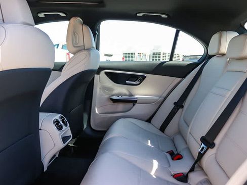 Used 2025 Mercedes-Benz C 300 Sedan image 18