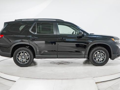 New 2025 Honda Pilot TrailSport image 15