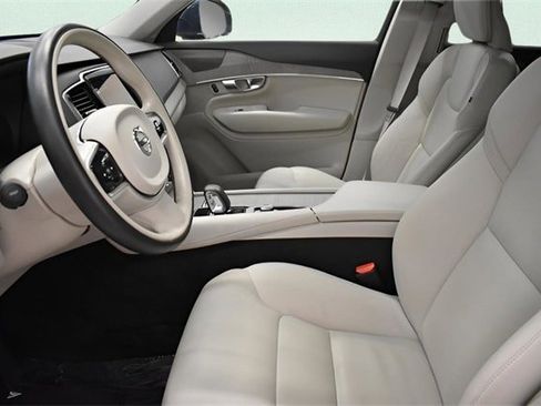 Used 2024 Volvo XC90 B6 Plus image 24