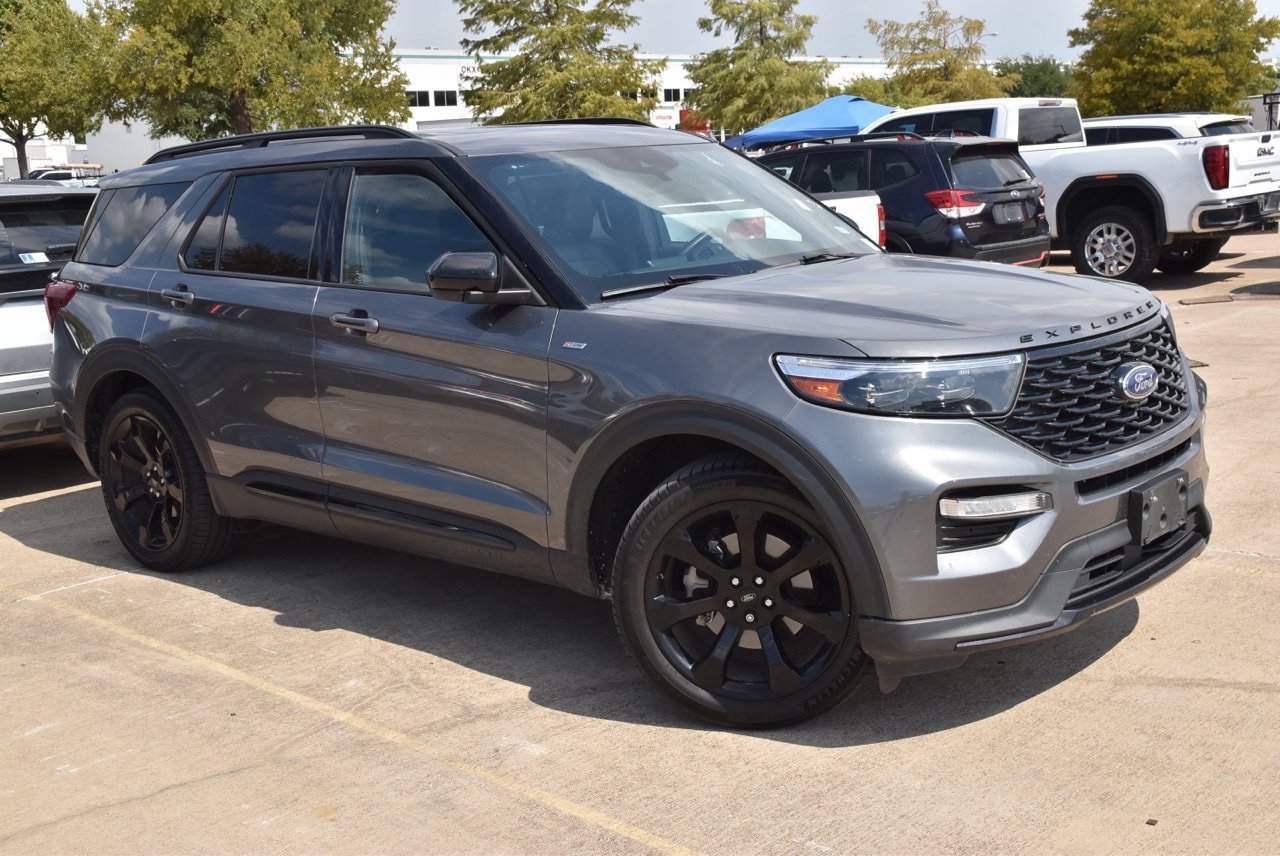 Used 2024 Ford Explorer ST-Line w/ Class IV Trailer Tow Package RWD image 4