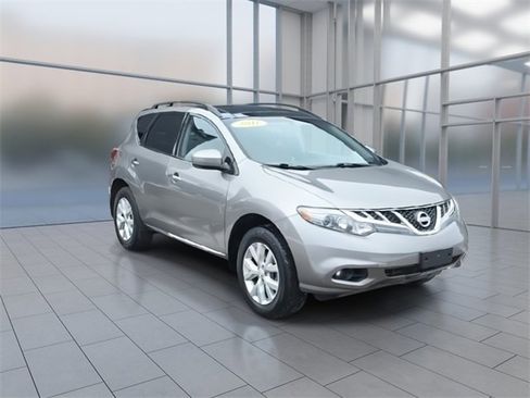 Used 2011 Nissan Murano SV image 2