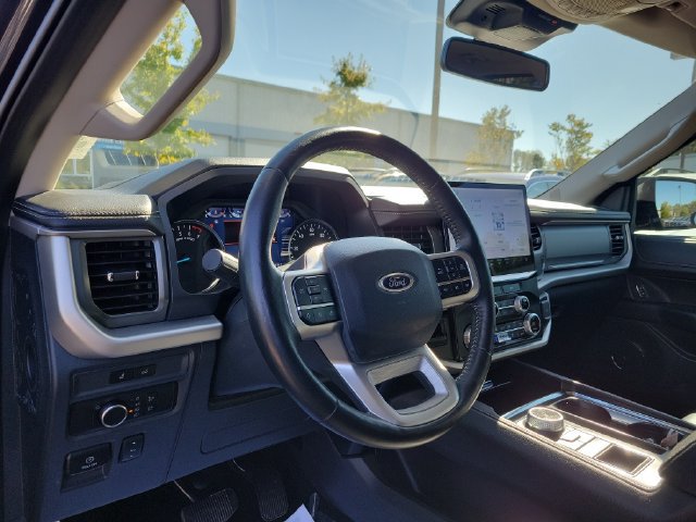 Used 2024 Ford Expedition XLT RWD image 19