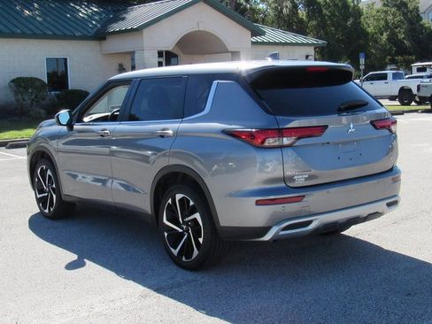 Used 2024 Mitsubishi Outlander SE image 8