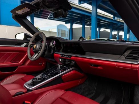 Used 2021 Porsche 911 Turbo image 31