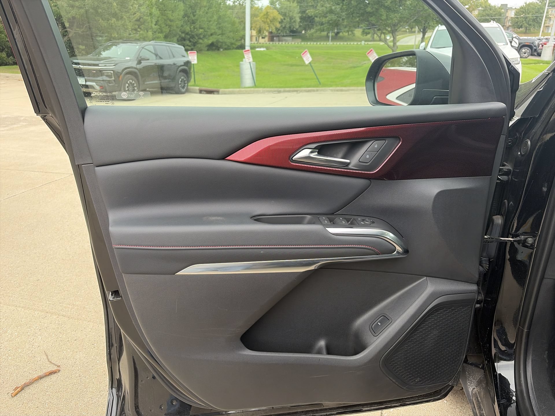 Used 2025 Chevrolet Traverse Z71 w/ Driver Confidence Package AWD/4WD image 24