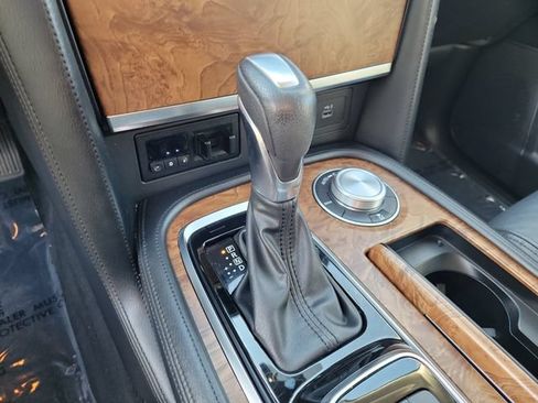 Used 2021 Nissan Armada SL w/ Captain's Chairs Package AWD/4WD image 37