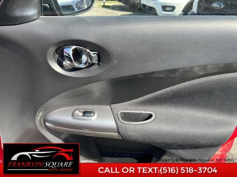 Used 2015 Nissan Juke S image 30