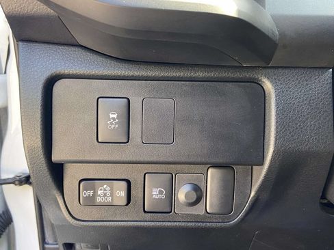 Used 2022 Toyota Tacoma SR w/ SR Convenience Package RWD image 27