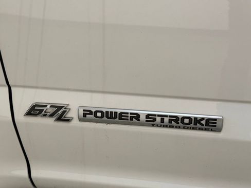 Used 2022 Ford F250 Lariat w/ Black Appearance Pkg image 15