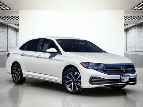 Used 2024 Volkswagen Jetta S image 2