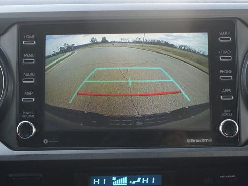 Used 2023 Toyota Tacoma TRD Sport image 7