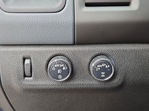 Used 2018 Chevrolet Colorado Z71 w/ Centennial Edition image 13