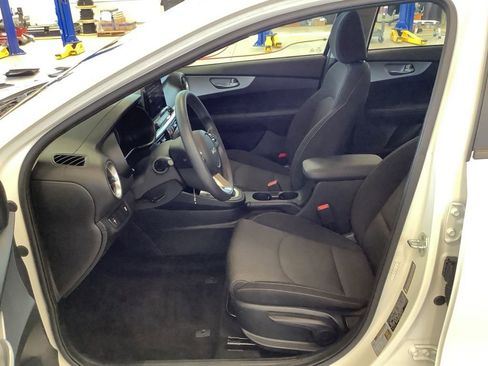 Certified 2023 Kia Forte LXS image 12