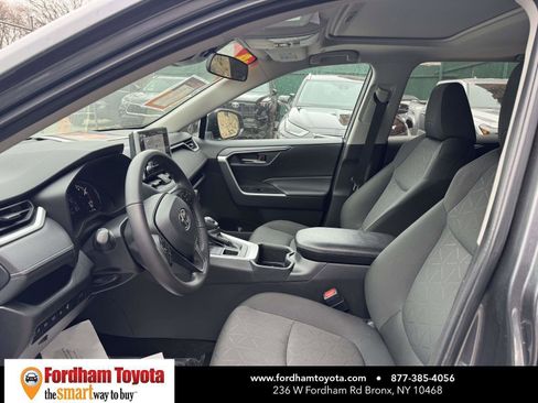 Used 2024 Toyota RAV4 XLE w/ Convenience Package AWD/4WD image 14