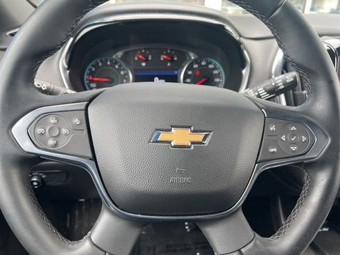 Used 2023 Chevrolet Traverse LT image 32