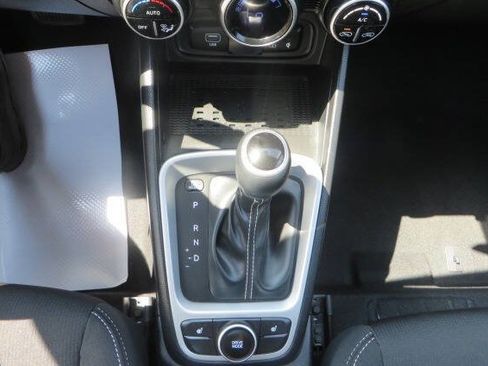 Used 2026 Hyundai Venue SEL FWD image 23