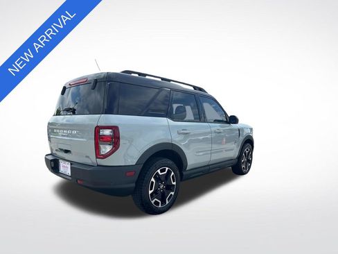Used 2022 Ford Bronco Sport Outer Banks w/ Tech Package AWD/4WD image 3