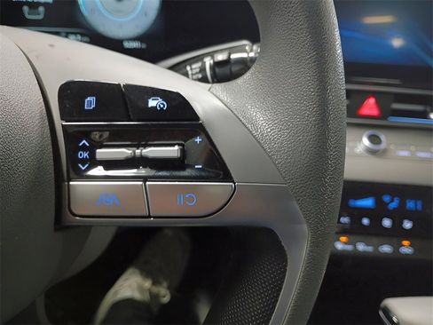 Certified 2024 Hyundai Elantra SEL image 12