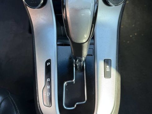 Used 2016 Chevrolet Cruze LT image 18