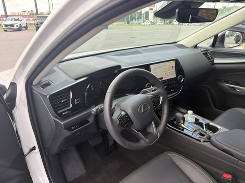 Used 2025 Lexus NX 350 AWD w/ Accessory Package (Z1) image 4