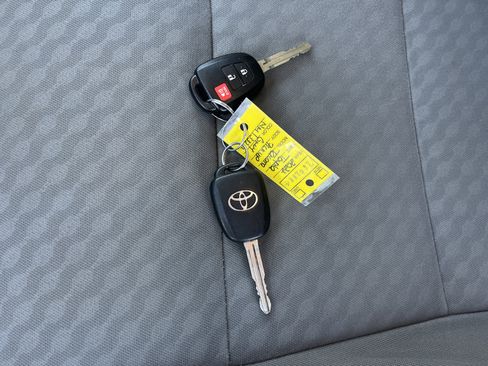 Certified 2022 Toyota Tacoma SR5 image 30