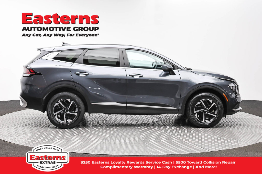 Used 2023 Kia Sportage LX AWD/4WD image 5
