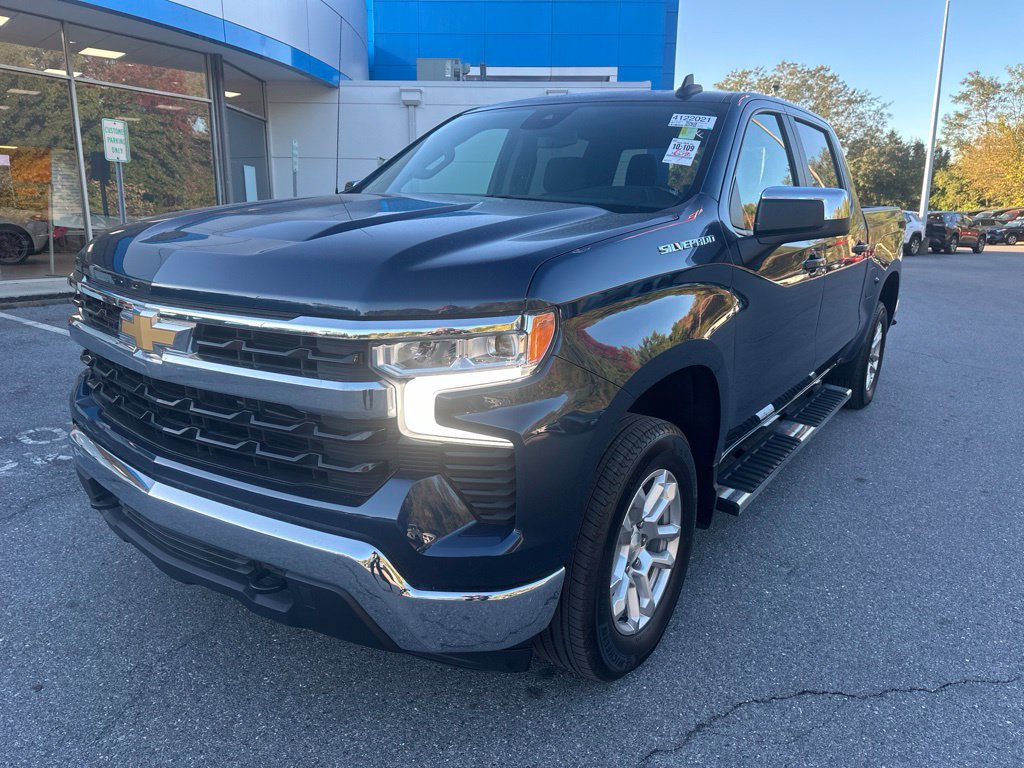 Used 2023 Chevrolet Silverado 1500 LT AWD/4WD image 1