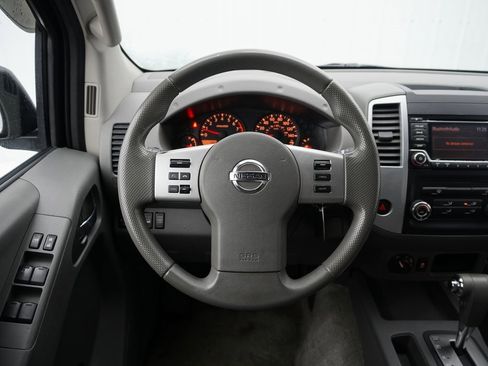 Used 2015 Nissan Frontier SV image 14