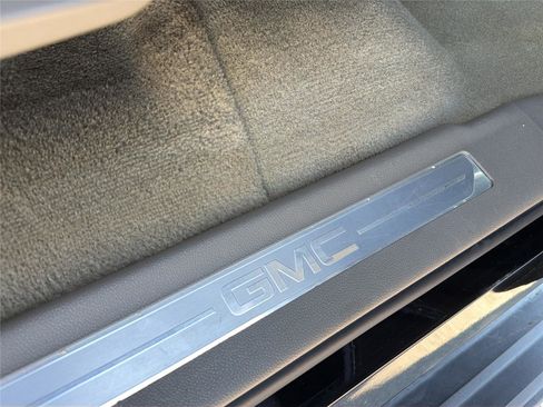 Used 2015 GMC Yukon XL SLT image 40