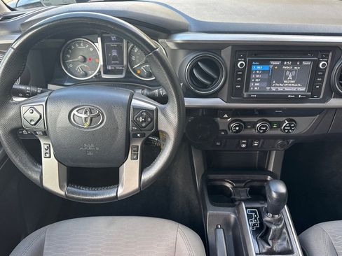 Used 2018 Toyota Tacoma SR5 RWD image 16