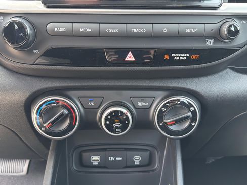 New 2026 Hyundai Venue SE FWD image 17