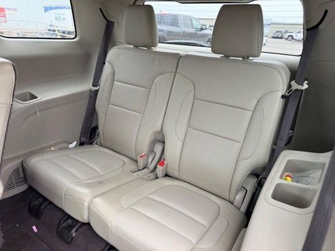 Used 2017 GMC Acadia Denali w/ Technology Package image 8