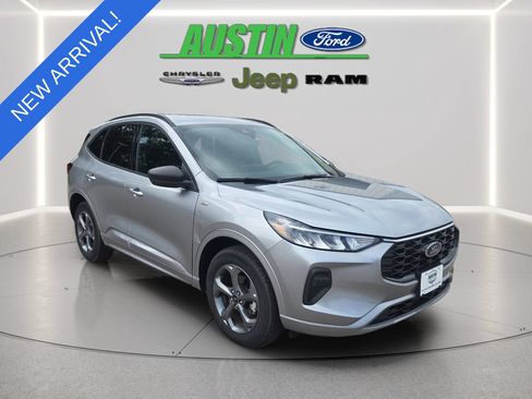 Used 2024 Ford Escape ST-Line w/ Tech Pack #1 AWD/4WD image 7