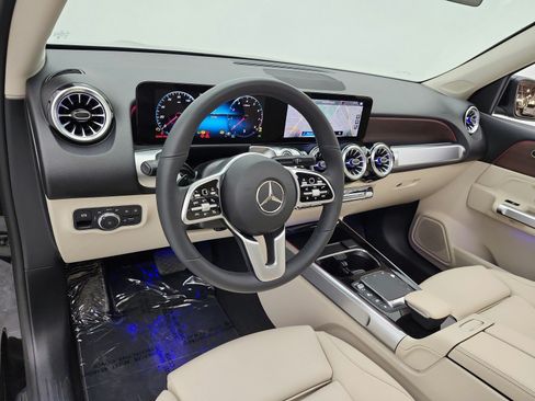 Used 2023 Mercedes-Benz GLB 250 image 9