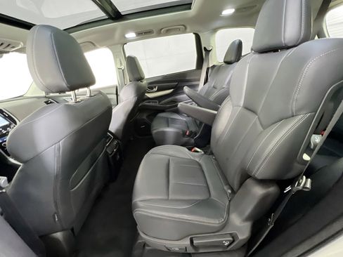 Used 2022 Subaru Ascent Limited w/ Technology Package image 26