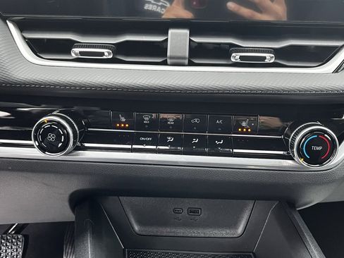 New 2026 Chevrolet Equinox LT image 7