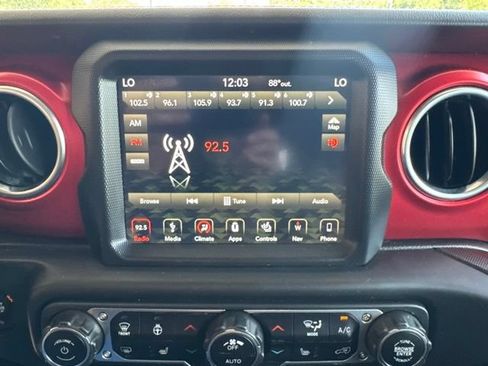 Used 2019 Jeep Wrangler Unlimited Rubicon w/ Dual Top Group AWD/4WD image 18