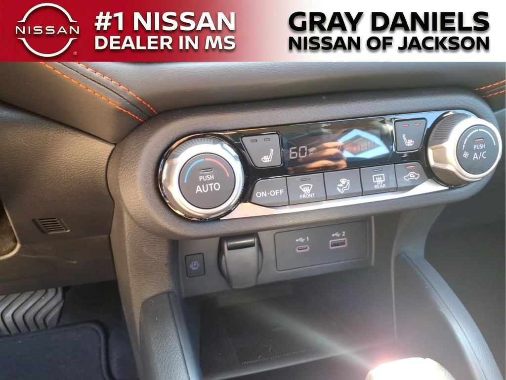 New 2025 Nissan Versa SR w/ Trunk Package FWD image 17