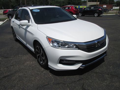 Used 2017 Honda Accord EX-L image 8