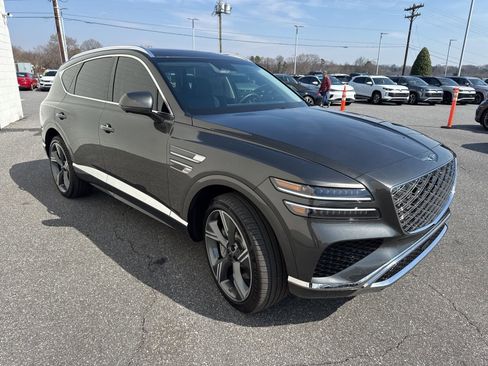 Used 2025 Genesis GV80 2.5T Prestige image 3
