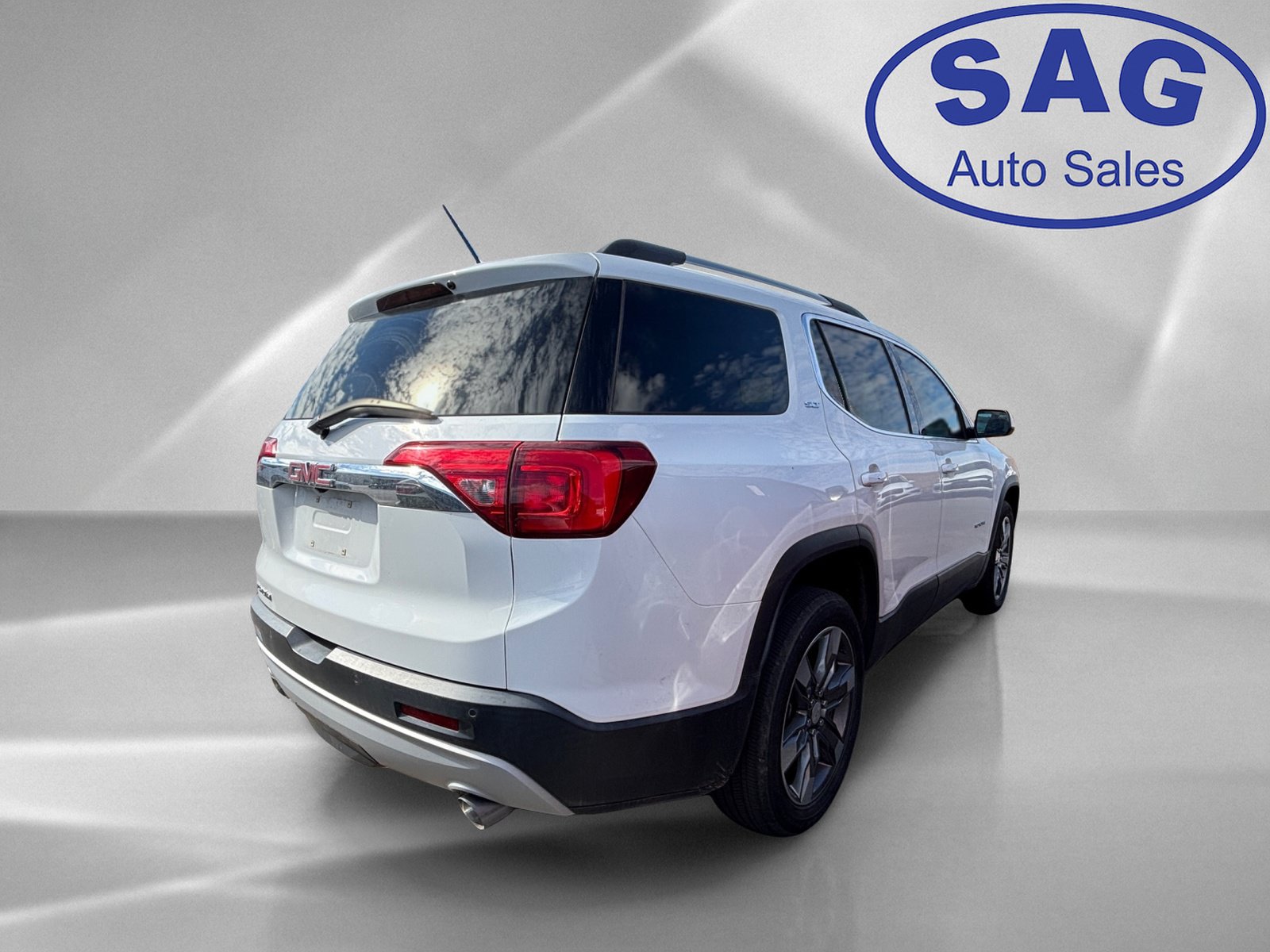Used 2019 GMC Acadia SLT FWD image 3