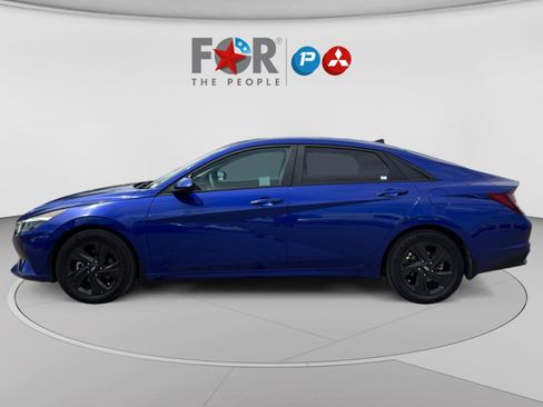 Used 2023 Hyundai Elantra SEL FWD image 2