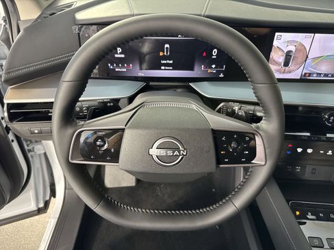 New 2025 Nissan Murano SL image 12